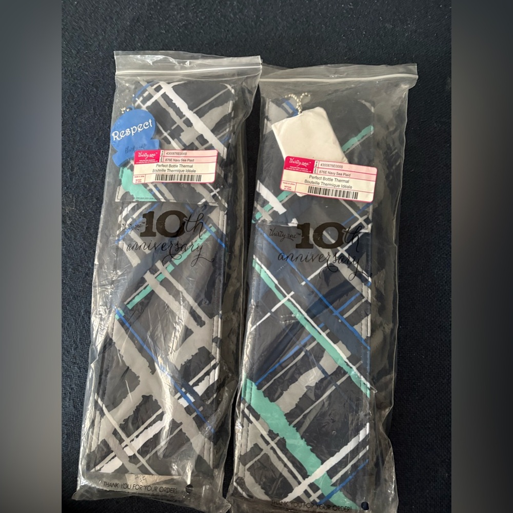 NWT Thirty-one Lot of 2 Perfect Bottle Thermals. Navy Seal Plaid. New in package